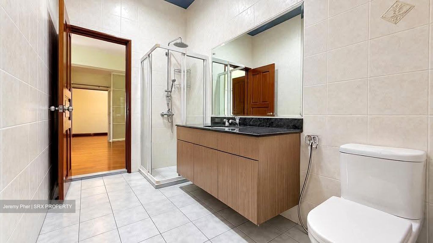 SERANGOON GARDEN WAY (D19), Terrace #626569401